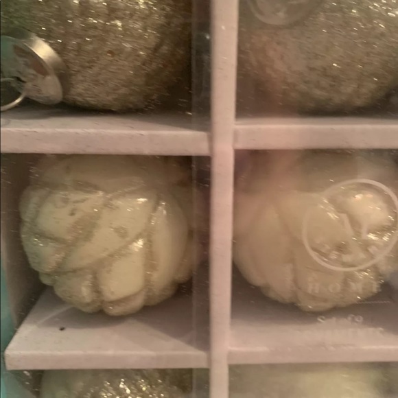 Martha Stewart Christmas Ornaments White/Off White And Gold Glitter - Picture 9 of 15